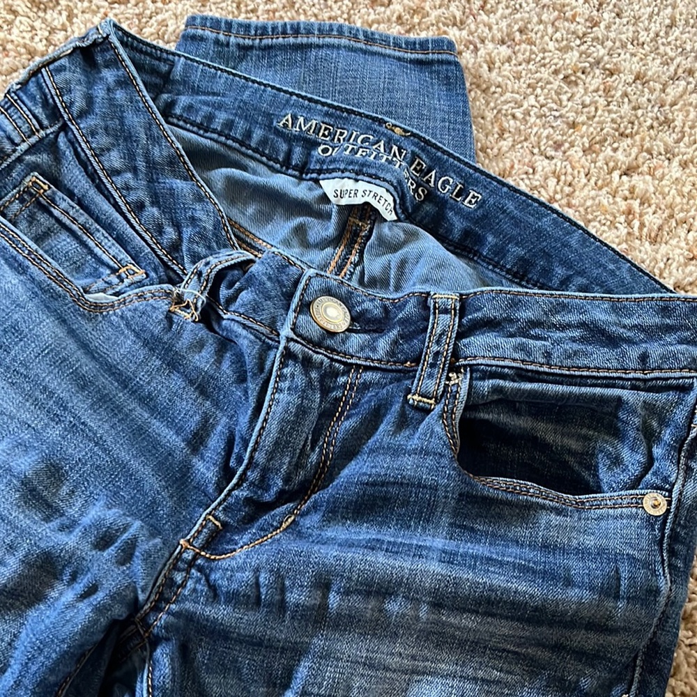 American Eagle skinny jeans, size 6.